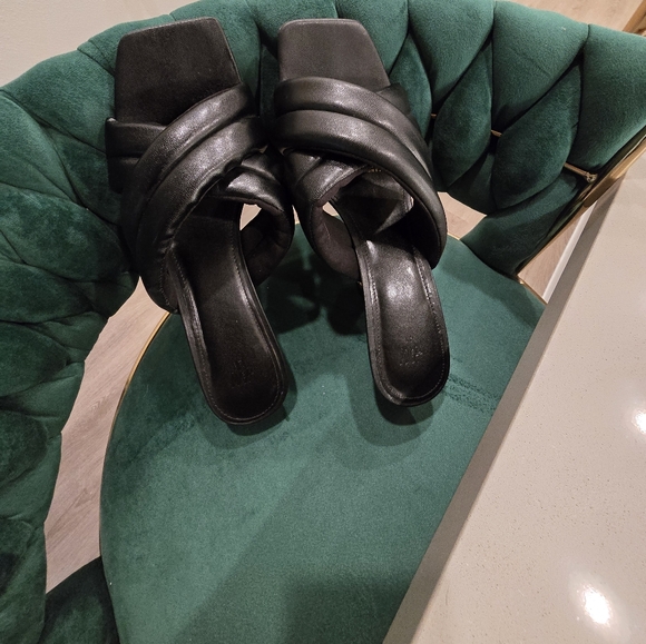 Sandals - Picture 2 of 2